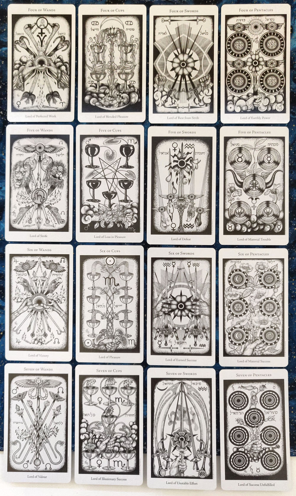 Hermetic Tarot Guide: Intricate Designs for Clarity and Simplicity